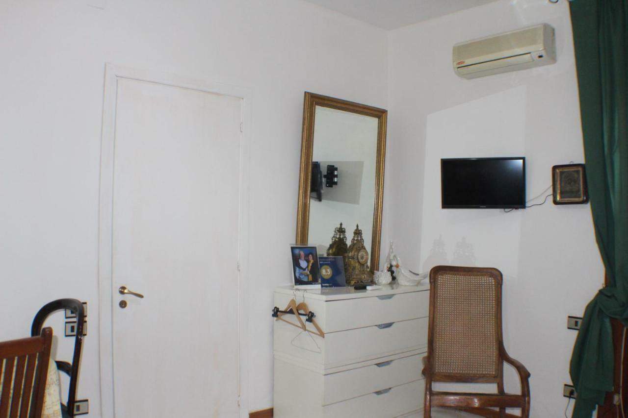 B&B Lili Salerno Bagian luar foto