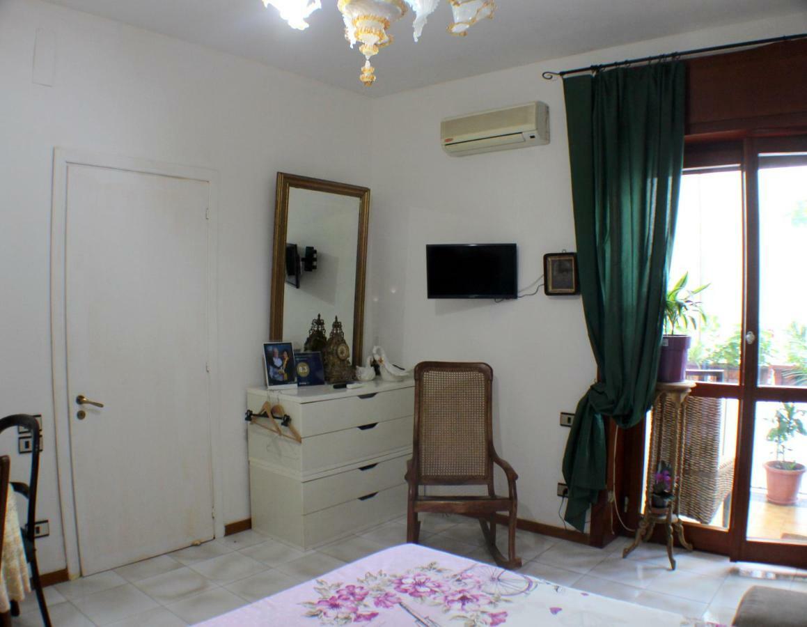 B&B Lili Salerno Bagian luar foto
